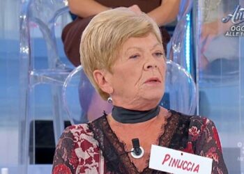 Uomini e Donne, anticipazioni 13 dicembre: Pinuccia esce di scena? Esterna magica per Lavinia