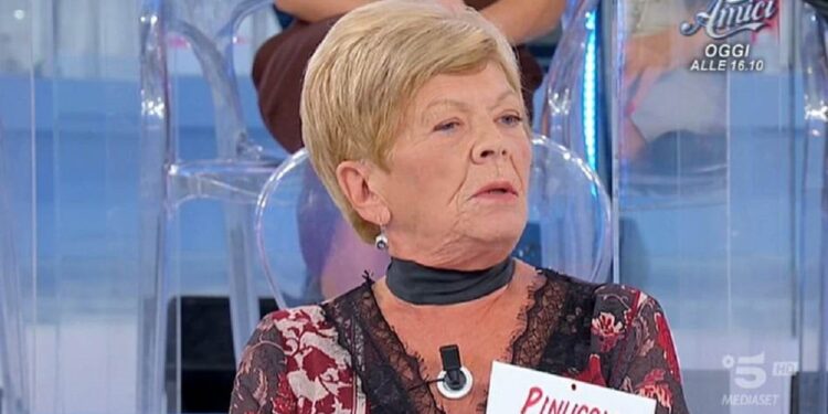 Uomini e Donne, anticipazioni 13 dicembre: Pinuccia esce di scena? Esterna magica per Lavinia