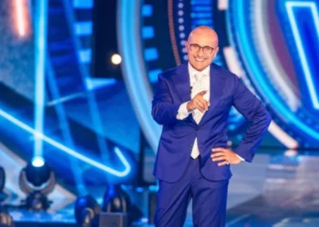 Grande Fratello Vip, anticipazioni sabato 10 dicembre: un rientro a sorpresa e un musical