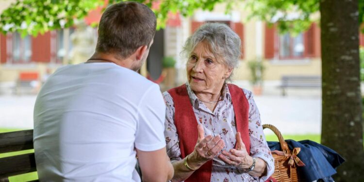 Tempesta d’amore, anticipazioni 15 dicembre: la Sonnbichler tradita cade nello sconforto