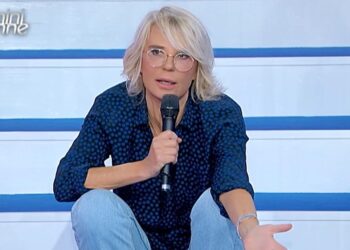 Perché oggi 8 dicembre non va in onda Uomini e Donne?