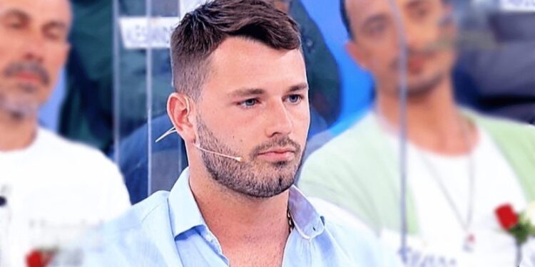 Uomini e Donne, anticipazioni 9 gennaio: Gemma Galgani litiga per Alessandro. Federico se ne va oggi?