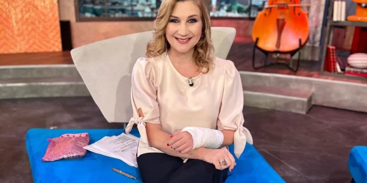 Oggi è un altro giorno, Serena Bortone si è fatta male a una mano: cos’è successo e come sta