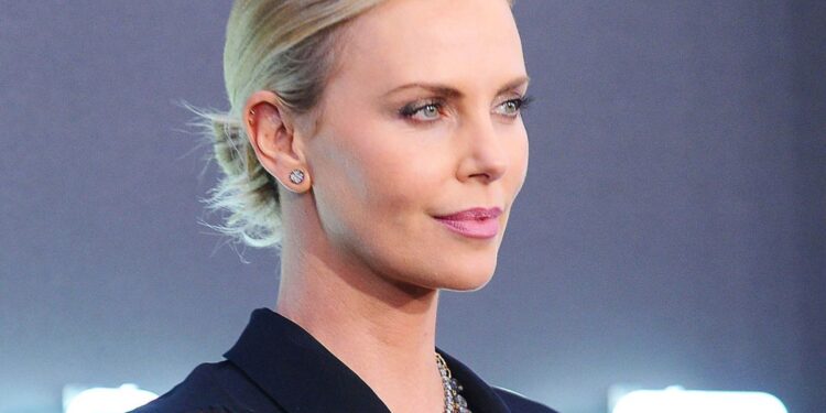Charlize Theron: età, marito, nuovo compagno, figli, vita privata e patrimonio
