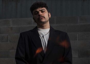 Izi, chi è il cantante che duetta con Madame al Festival di Sanremo