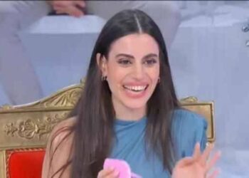 Uomini e Donne, anticipazioni 13 febbraio: nuovi baci per Lavinia