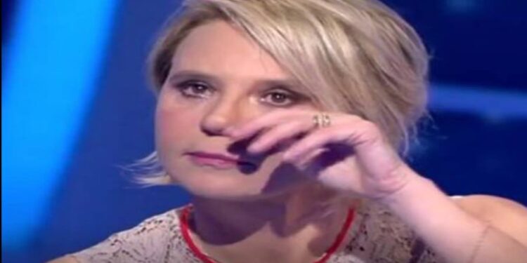 Morte di Maurizio Costanzo, Maria De Filippi sospende tutti i suoi programmi: quando tornano