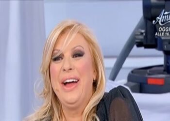 Uomini e Donne, anticipazioni 17 gennaio: Armando contro Michela. Tina balla con Ivan
