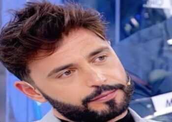 Uomini e Donne, anticipazioni 30 marzo: Silvio e Gemma ‘chiudono’. Luca elimina una corteggiatrice