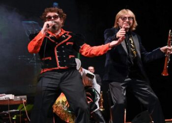 Chi sono gli Extraliscio: nomi, età, canzoni famose e biografia