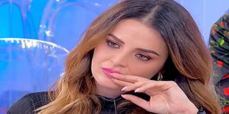 Uomini e Donne, anticipazioni 7 marzo: Gemma frequenta Silvio, ma si scontra con Paola
