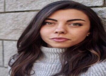 Chi è Carolina Orlandi, la figlia di David Rossi: età, lavoro, biografia e morte del padre