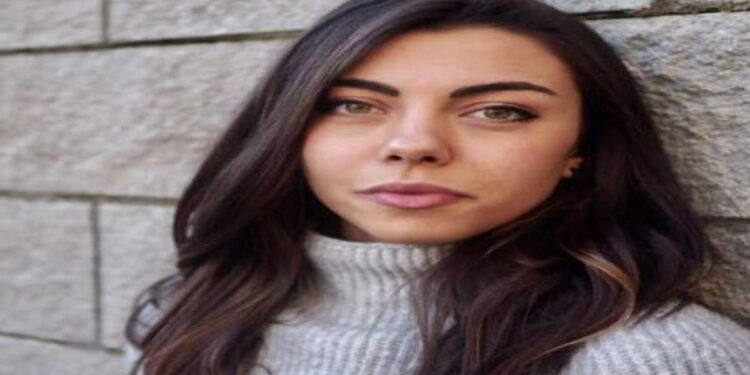 Chi è Carolina Orlandi, la figlia di David Rossi: età, lavoro, biografia e morte del padre