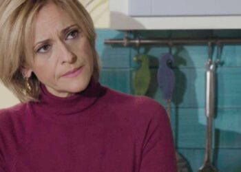 Un posto al sole, anticipazioni 20 marzo: Silvia pressata dalla crisi del Caffè Vulcano