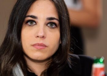 Un posto al sole, spoiler anticipazioni 15 marzo: Micaela potrebbe rovinare l’immagine di Manuela agli occhi di Niko