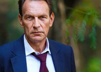 Un posto al sole, anticipazioni 28 aprile: Ferri darà molte attenzioni a Lara