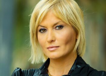 Un posto al sole, anticipazioni 17 aprile: Lara ostacola Ferri e Marina