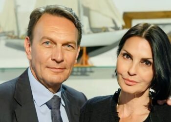Un posto al sole, anticipazioni 21 aprile: Roberto conteso tra Marina e Lara