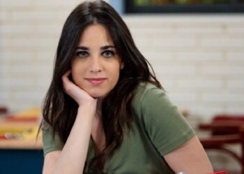 Un posto al sole, anticipazioni 20 aprile: Micaela mette in difficoltà Alberto