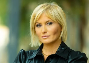 Un posto al sole, anticipazioni 12 giugno: Lara convinta che Ida fosse in partenza