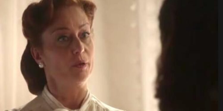 Un altro domani, anticipazioni 30 luglio: arriva Dolores. Carmen e Patricia agitate. Che succede a Julia?