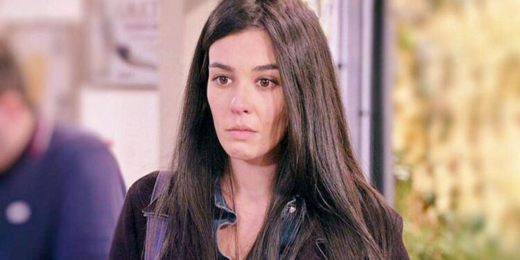 Un Posto al Sole, anticipazioni 28 luglio: Rossella riceve una proposta inaspettata