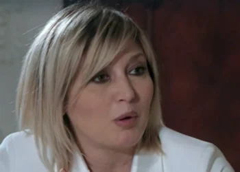 Un posto al sole, anticipazioni 19 settembre: Lara pensierosa, Marina e Roberto in sintonia