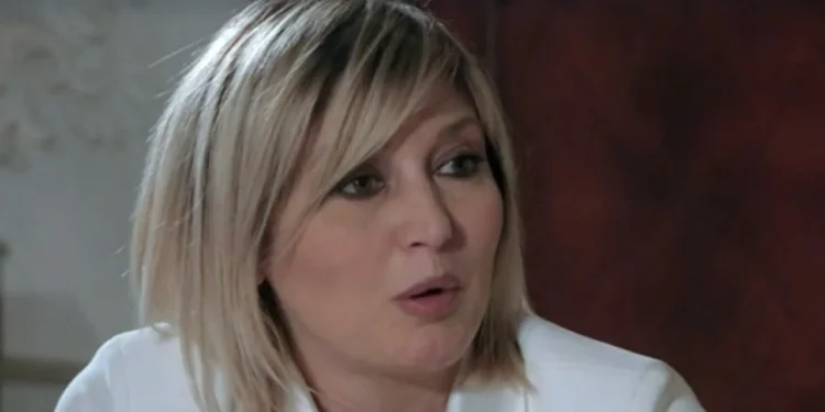 Un posto al sole, anticipazioni 19 settembre: Lara pensierosa, Marina e Roberto in sintonia