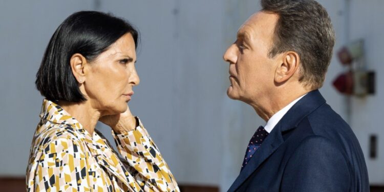 Un posto al sole, anticipazioni 18 settembre: Roberto e Marina fanno pace