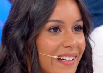 Uomini e Donne, anticipazioni 5 ottobre: nuovo bacio per Beatriz. Brando prende una decisione drastica