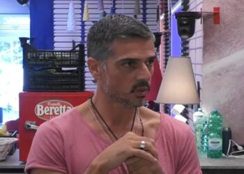 Grande Fratello: Massimiliano si confida con Valentina parlando di Heidi