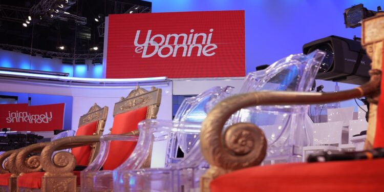 Uomini e Donne, anticipazioni fino al 6 ottobre: ancora problemi tra Manuela e Carlo? Gemma ha perso la testa