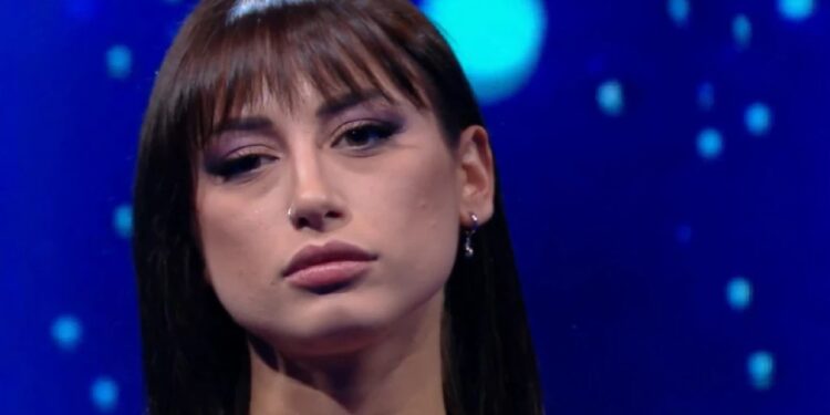 Grande Fratello: Letizia Petris ripensa al suo ex fidanzato