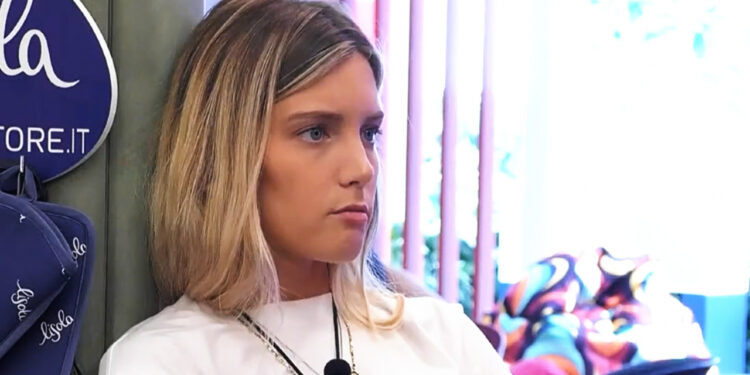 Grande Fratello: Anita Olivieri stanca delle incomprensioni con Beatrice Luzzi