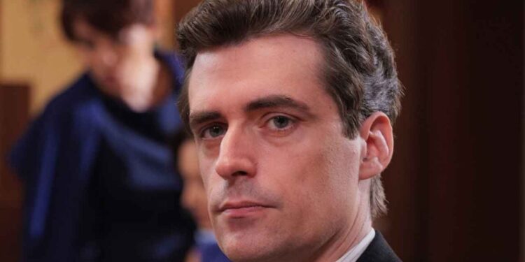 Il Paradiso delle Signore 8, spoiler 22 novembre: Tancredi viene investito, Delia sprona Agata