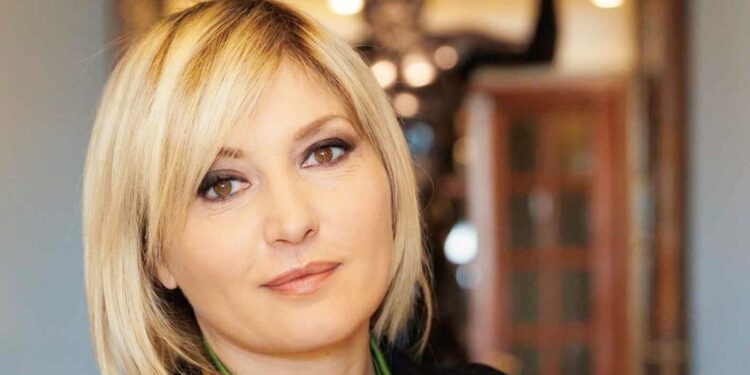 Un posto al sole, anticipazioni 21 novembre: Lara preoccupata, Nunzio ripensa a Rossella