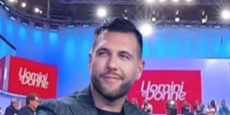 Uomini e Donne, anticipazioni 1 dicembre: Alessandro Vicinanza si rimette in gioco?