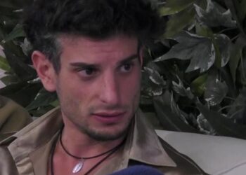 Grande Fratello: Giuseppe Garibaldi si confida con Menozzi dopo le ultime incomprensioni con Luzzi