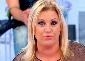 Uomini e Donne, anticipazioni 11 dicembre: Tina Cipollari fuori controllo con un nuovo cavaliere
