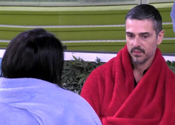 Grande Fratello: Monia e Massimiliano si confrontano in giardino