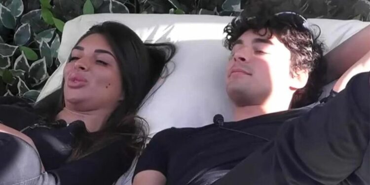 Grande Fratello, Vittorio e Greta: sempre più uniti